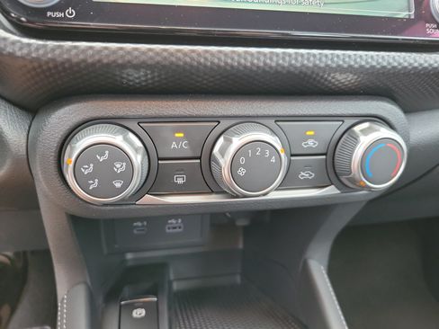 Used 2024 Nissan Kicks SV w/ Interior Electronics Package FWD image 17