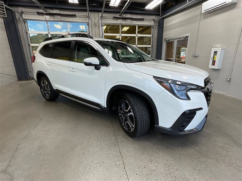 Used 2023 Subaru Ascent Limited AWD/4WD image 7