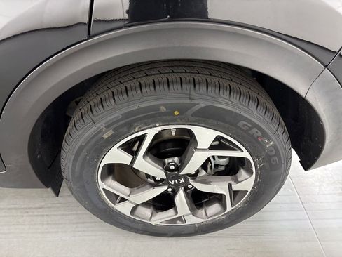 Used 2022 Kia Sportage LX FWD image 11