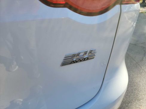 Used 2018 Jaguar F-PACE Premium image 9