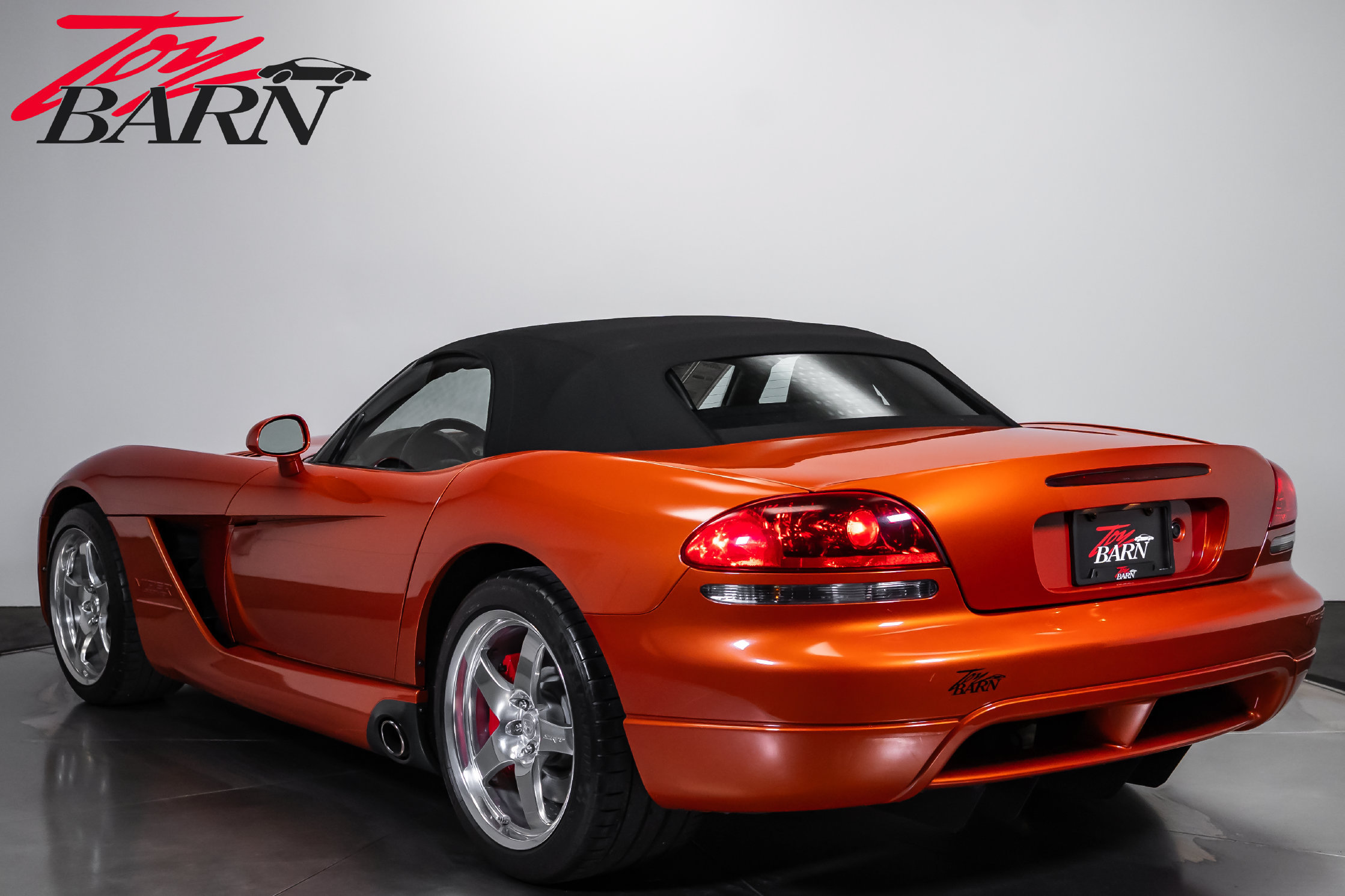 Used 2005 Dodge Viper SRT-10 w/ Copperhead Edition Group RWD image 11