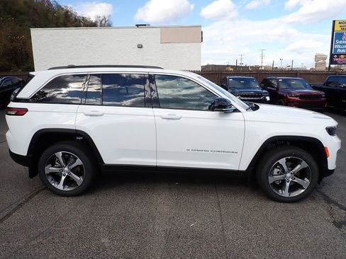 New 2025 Jeep Grand Cherokee Limited w/ MOPAR Finishing Package image 8