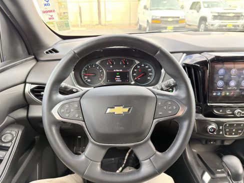 Used 2023 Chevrolet Traverse LT image 25