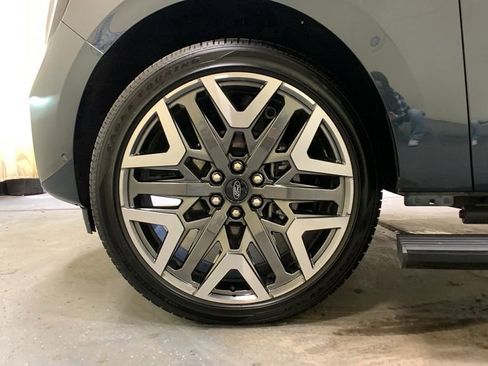 Used 2025 Ford Expedition Max Platinum w/ Platinum Ultimate Package image 54