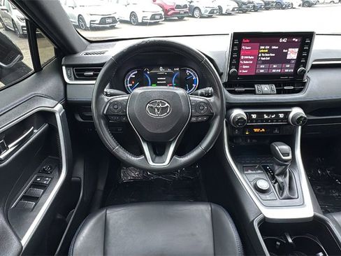 Used 2022 Toyota RAV4 XSE image 27