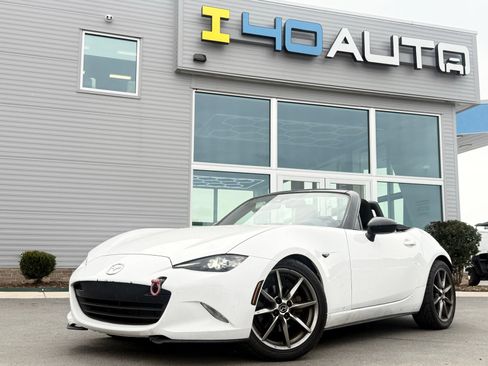 Used 2020 MAZDA MX-5 Miata Sport RWD image 1