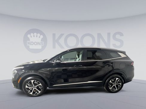 Used 2023 Kia Sportage EX image 2