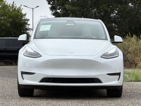 Used 2021 Tesla Model Y Long Range AWD/4WD image 9