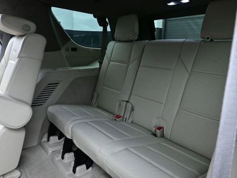 Used 2022 Cadillac Escalade Premium Luxury Platinum AWD/4WD image 15