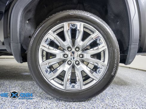 Used 2025 GMC Sierra 1500 Denali w/ Denali Reserve Package AWD/4WD image 48