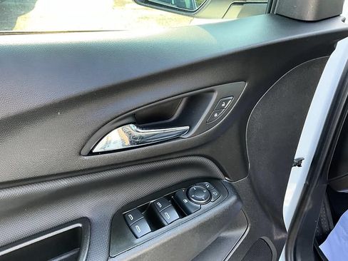 Used 2024 Chevrolet Equinox RS w/ LPO, Floor Liner Package FWD image 13