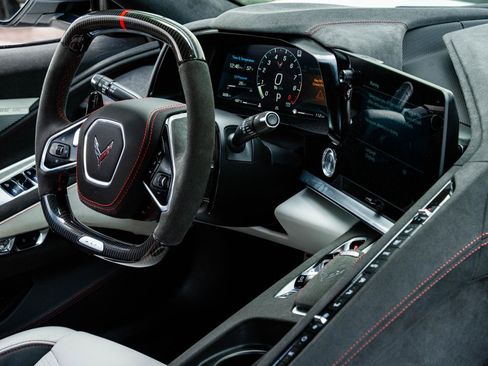 Used 2023 Chevrolet Corvette Z06 RWD image 19