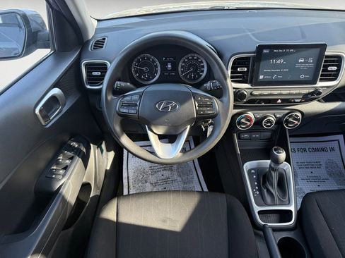 Used 2022 Hyundai Venue SE image 12