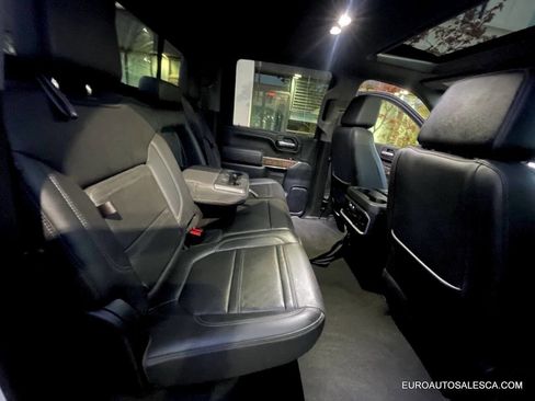 Used 2021 GMC Sierra 2500 Denali w/ Denali Ultimate Package image 24