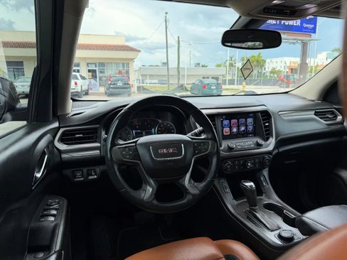 Used 2017 GMC Acadia SLT AWD/4WD image 13