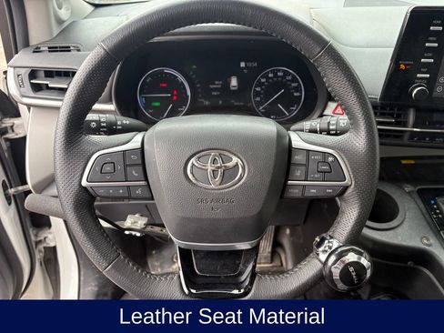 Used 2021 Toyota Sienna Limited FWD image 21