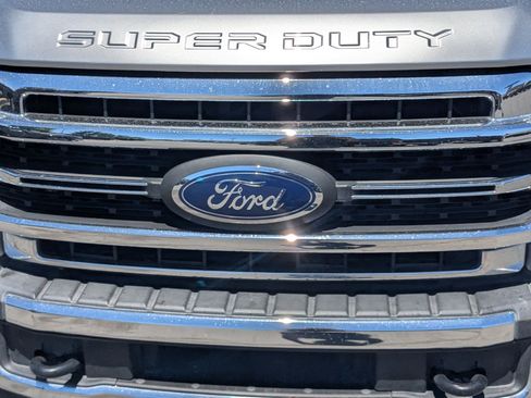 Used 2020 Ford F250 Lariat w/ Lariat Value Package AWD/4WD image 12