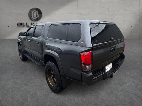 Used 2022 Toyota Tacoma SR5 AWD/4WD image 7