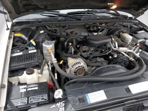 Used 1998 Chevrolet S10 Pickup LS w/ Preferred Equipment Group RWD image 14