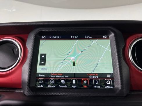 Used 2022 Jeep Wrangler Unlimited Rubicon AWD/4WD image 32
