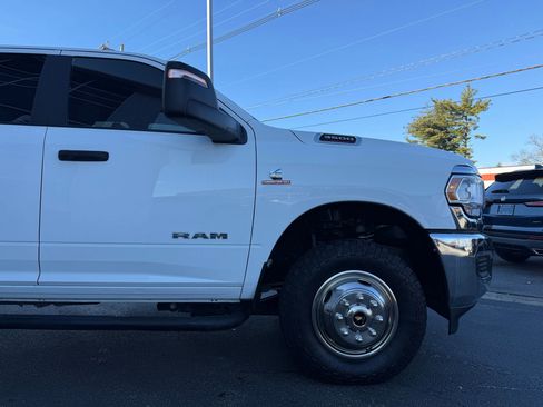 Used 2024 RAM 3500 SLT w/ Quick Order Package 2YG SLT AWD/4WD image 10