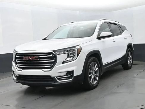 Used 2023 GMC Terrain SLT FWD image 1