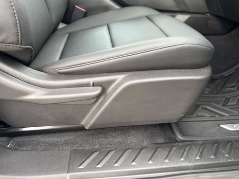 Used 2025 Chevrolet Colorado Trail Boss AWD/4WD image 34