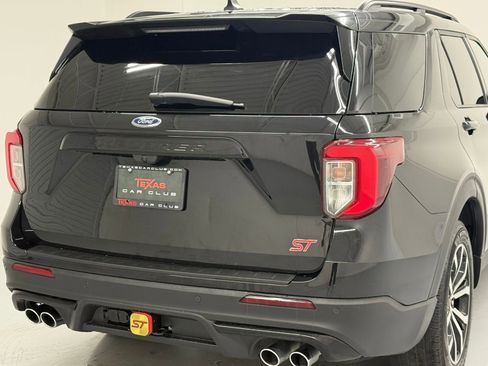 Used 2022 Ford Explorer ST image 11