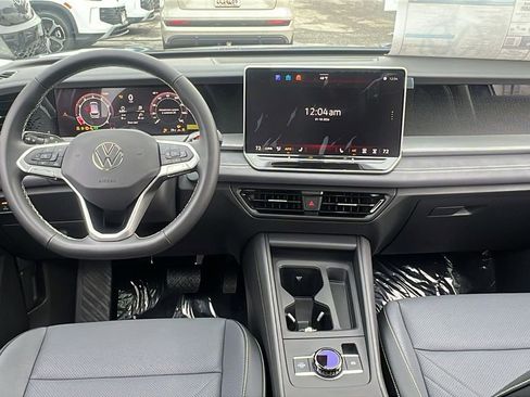 New 2026 Volkswagen Tiguan SE AWD/4WD image 16