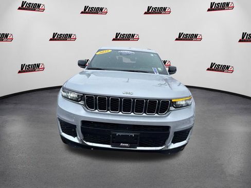 Used 2025 Jeep Grand Cherokee L Laredo w/ Luxury Tech Group I image 2