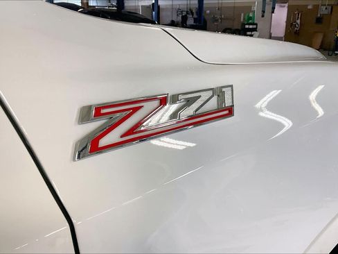 Used 2024 Chevrolet Tahoe Z71 w/ Luxury Package AWD/4WD image 9