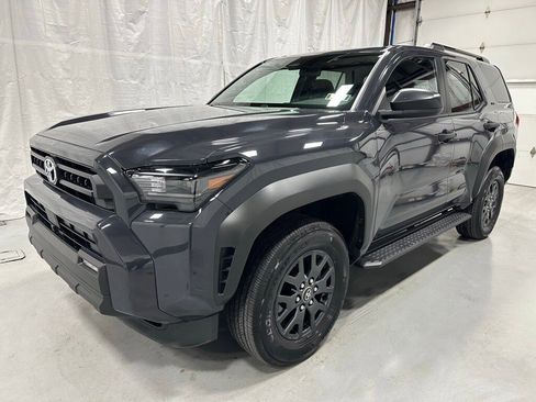 Used 2025 Toyota 4Runner SR5 image 3