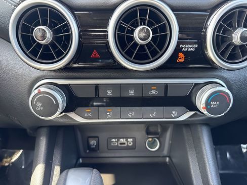 Used 2025 Nissan Sentra SV image 17