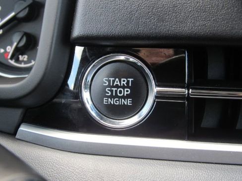 Used 2022 Mitsubishi Outlander SEL image 44