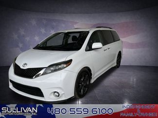 Used 2017 Toyota Sienna SE w/ Cargo Management Package video 1