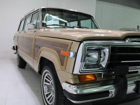 Used 1989 Jeep Grand Wagoneer image 34
