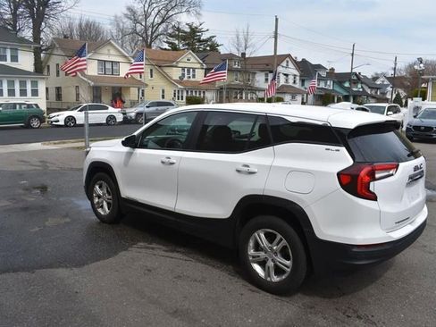 Used 2024 GMC Terrain SLE AWD/4WD image 5