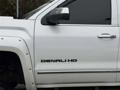 Used 2018 GMC Sierra 2500 Denali w/ Suspension Package, Off-Road image 4