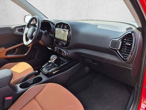 Used 2025 Kia Soul EX FWD image 18