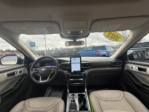 Used 2022 Ford Explorer Platinum w/ Equipment Group 601A image 21