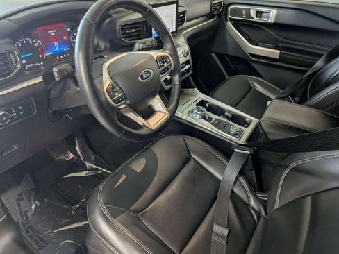 Used 2022 Ford Explorer XLT w/ Equipment Group 202A AWD/4WD image 10