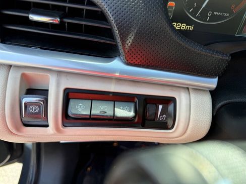 Used 2013 Cadillac XTS Platinum FWD image 25