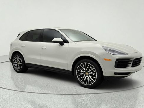 Used 2022 Porsche Cayenne AWD/4WD image 3