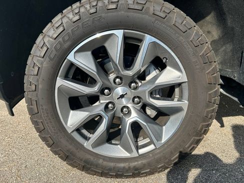 Used 2021 Chevrolet Silverado 1500 RST w/ Convenience Package II AWD/4WD image 21