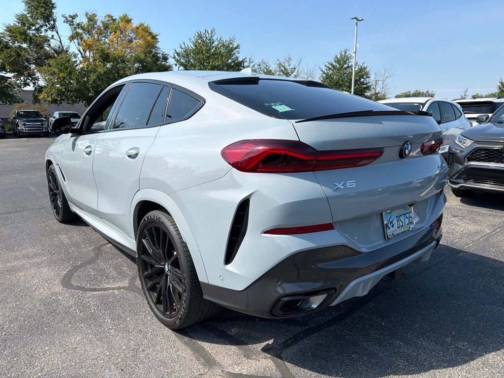 Used 2024 BMW X6 xDrive40i w/ Premium Package AWD/4WD image 4