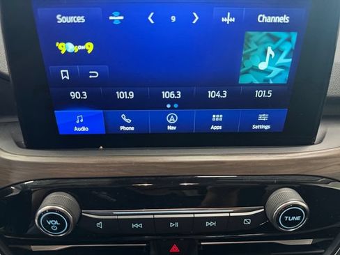 Used 2020 Ford Escape Titanium w/ Titanium Premium Package 2.0 AWD/4WD image 5
