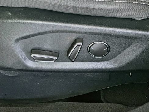 Used 2018 Ford Explorer XLT w/ Equipment Group 201A FWD image 21