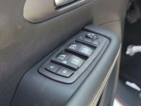 New 2026 Chrysler Pacifica Select image 17