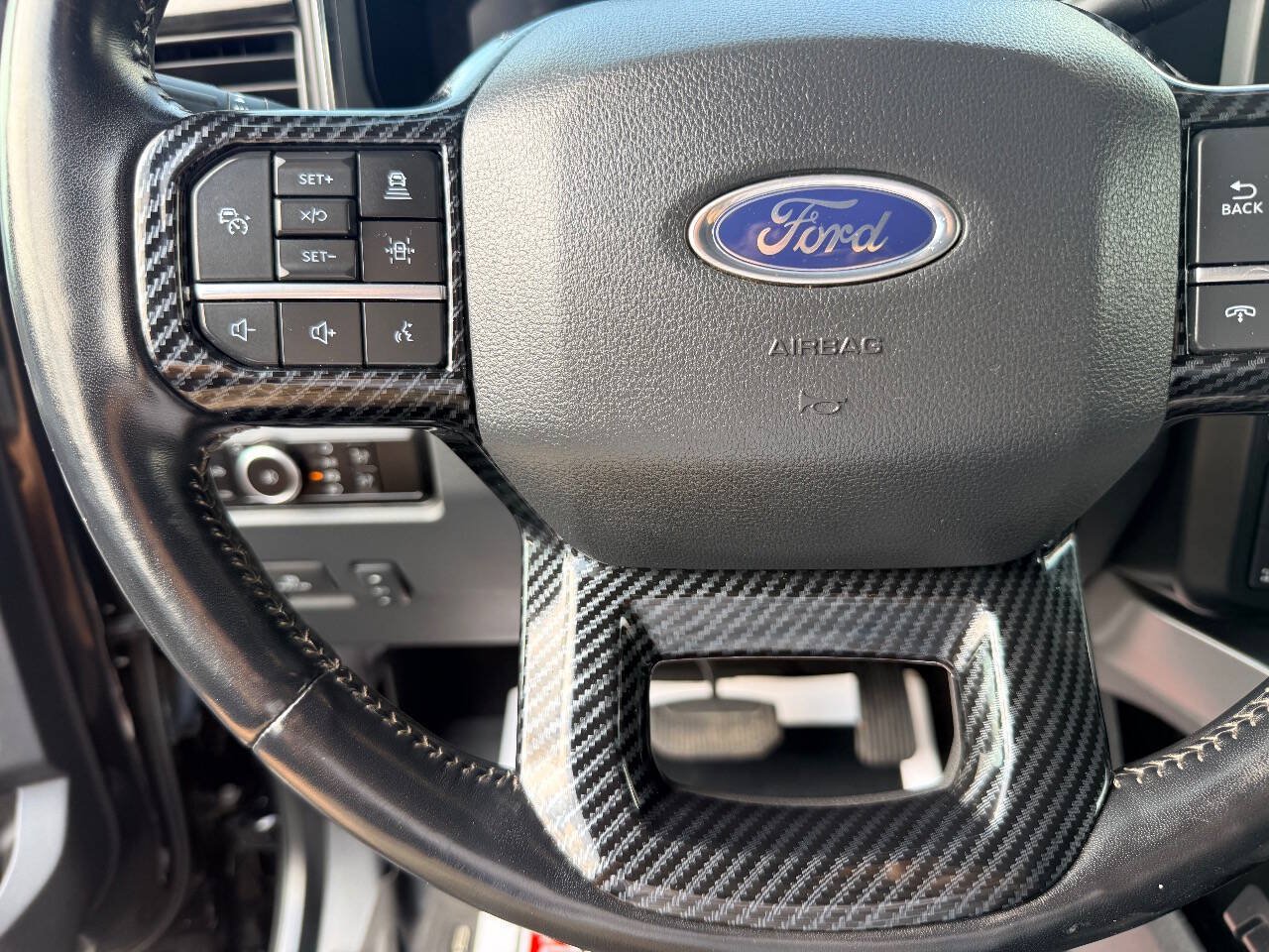 Used 2023 Ford F250 Lariat w/ Lariat Ultimate Package AWD/4WD image 29