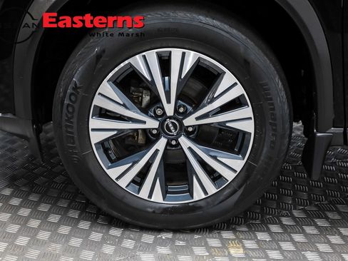 Used 2022 Nissan Rogue SV image 42